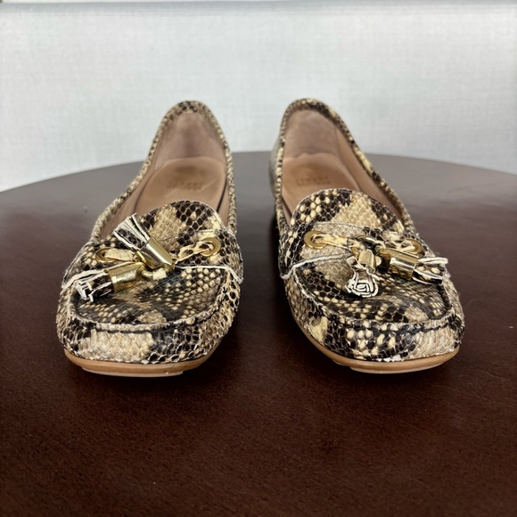 Stuart Weitzman Snakeskin Tassel Loafer, Size 9 - Picture 2 of 13